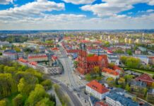 Drewniany kościół św. Marii Magdaleny w Radomsku – bezcenny zabytek architektury drewnianej Drewniany kościół św. Marii Magdaleny w Radomsku – bezcenny zabytek architektury drewnianej