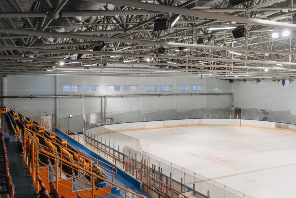 Arena Lodowa w Tomaszowie Mazowieckim – cennik, godziny ślizgawek ogólnodostępnych i zasady wejścia